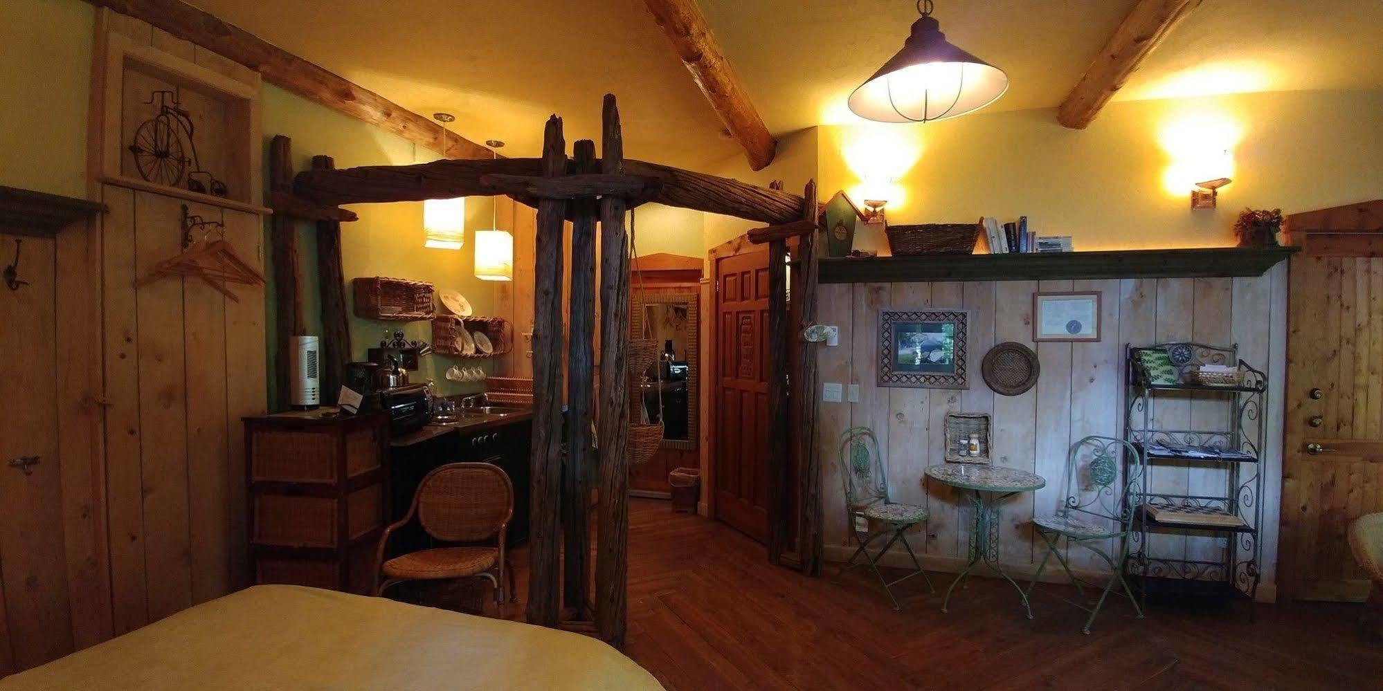 เลส์ ชาร์แดงส์ เดอ ลาชิลเล มิลล์เฟยล์ Bed & Breakfast La Conception ภายนอก รูปภาพ