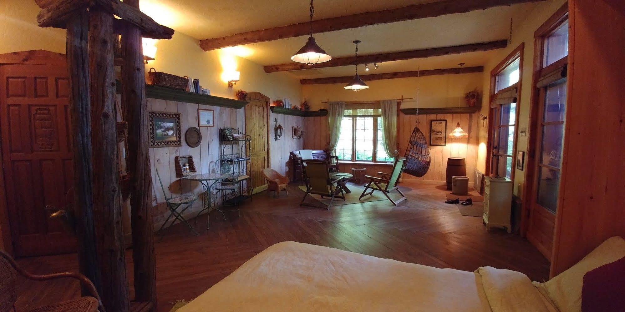 เลส์ ชาร์แดงส์ เดอ ลาชิลเล มิลล์เฟยล์ Bed & Breakfast La Conception ภายนอก รูปภาพ