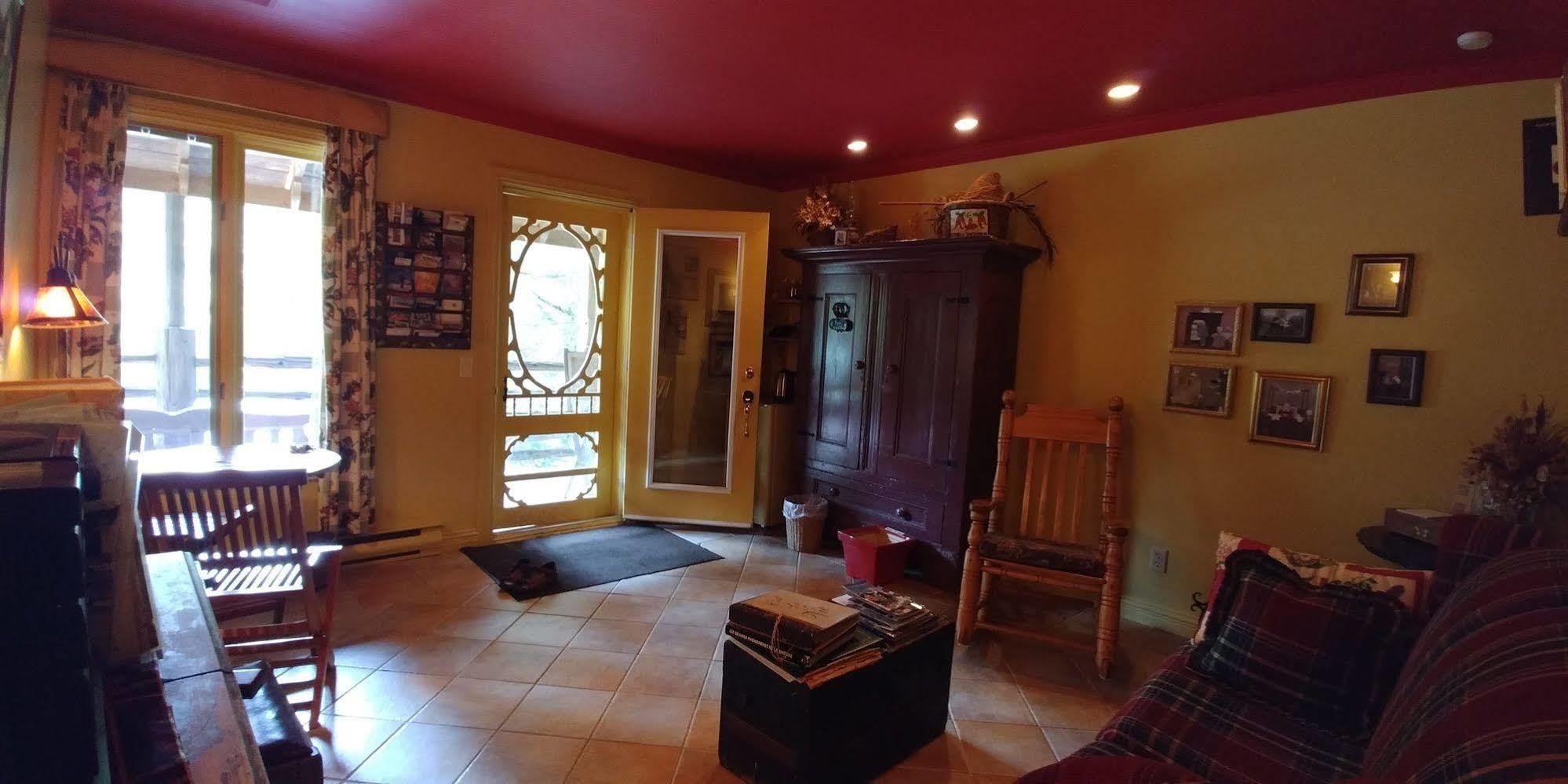 เลส์ ชาร์แดงส์ เดอ ลาชิลเล มิลล์เฟยล์ Bed & Breakfast La Conception ภายนอก รูปภาพ