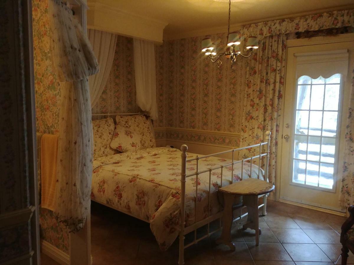 เลส์ ชาร์แดงส์ เดอ ลาชิลเล มิลล์เฟยล์ Bed & Breakfast La Conception ภายนอก รูปภาพ