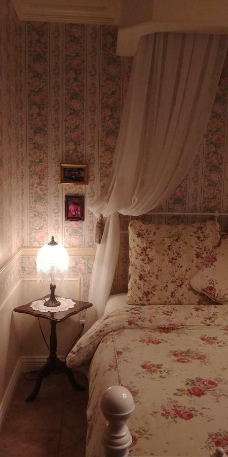 เลส์ ชาร์แดงส์ เดอ ลาชิลเล มิลล์เฟยล์ Bed & Breakfast La Conception ภายนอก รูปภาพ