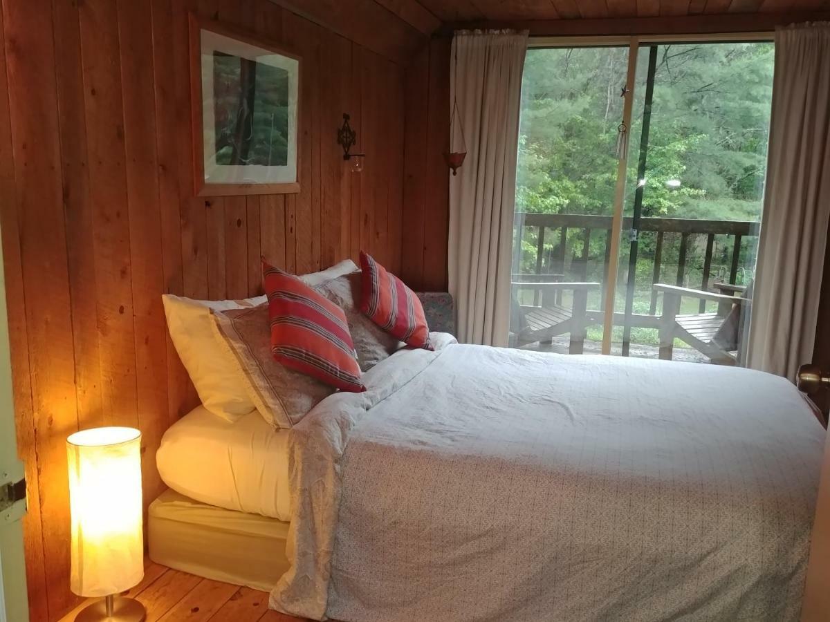เลส์ ชาร์แดงส์ เดอ ลาชิลเล มิลล์เฟยล์ Bed & Breakfast La Conception ภายนอก รูปภาพ